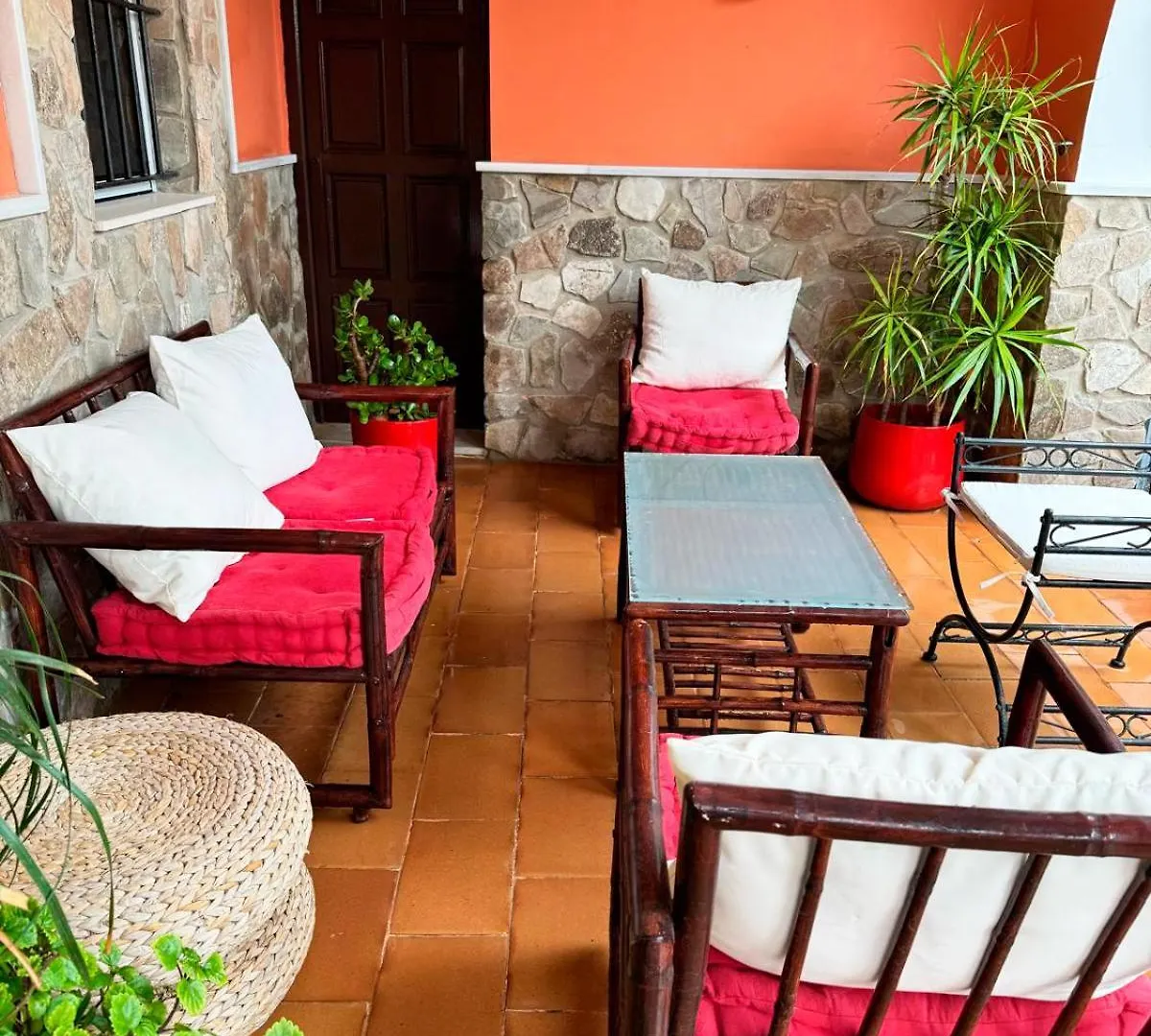La Casa Del Trafalgar contacts